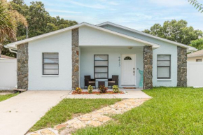 Comfy 3BR House in Tampa with Pool, BBQ, Hammock, Gazebo